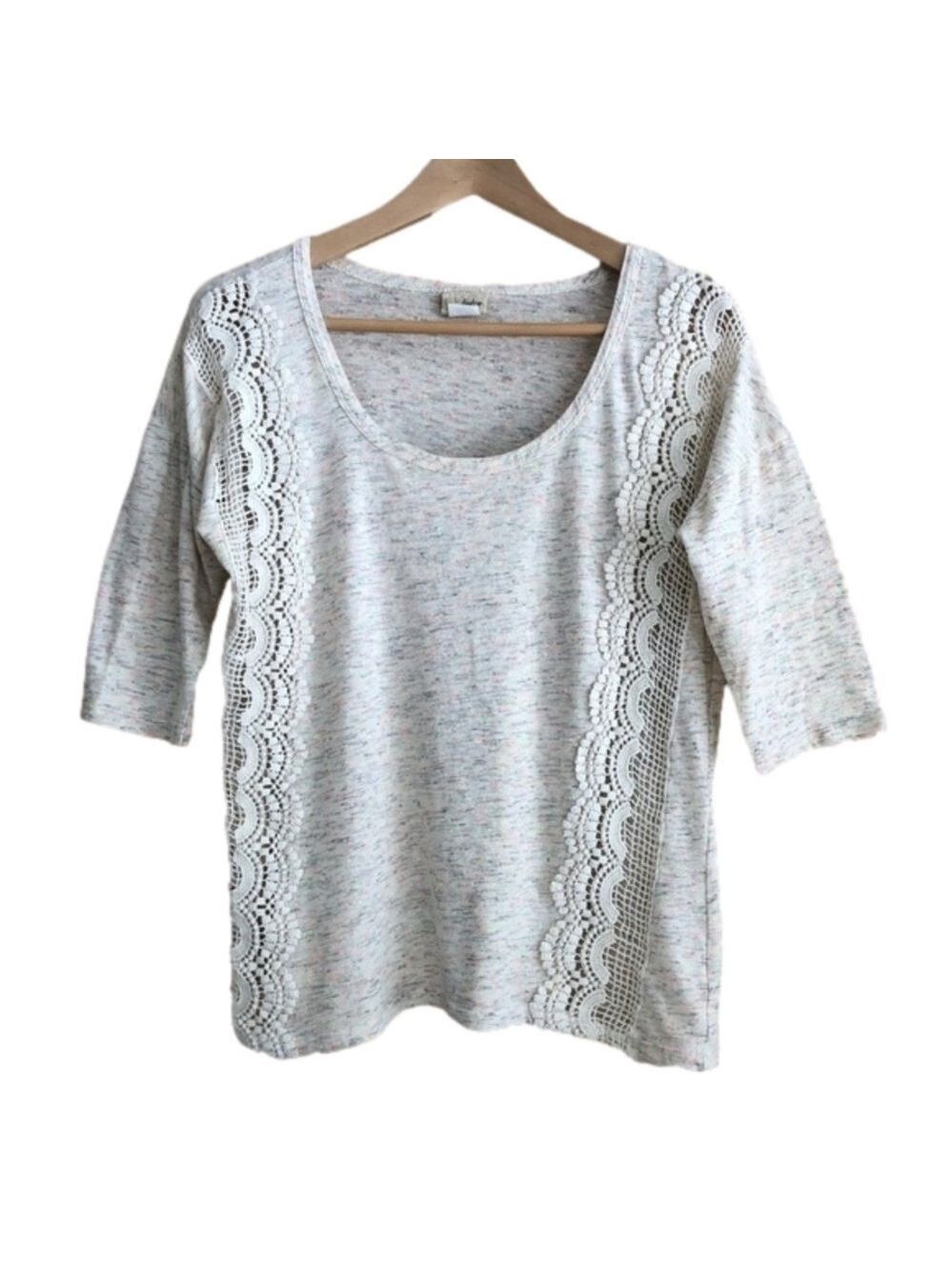 Daytrip multicolor speckled cream space dye crochet trim top M
